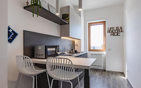 Licia & Tonino Apartments Near The Station